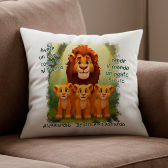 Idea regalo festa del papà, cuscino personalizzato con papà leone e leoncini
